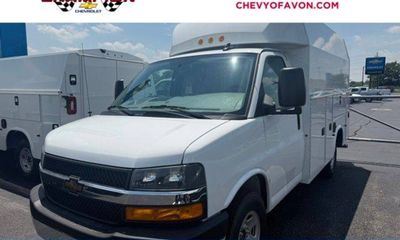 2025 Chevrolet Express 3500 Cutaway 139