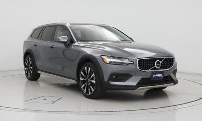 2020 Volvo V60CC Momentum