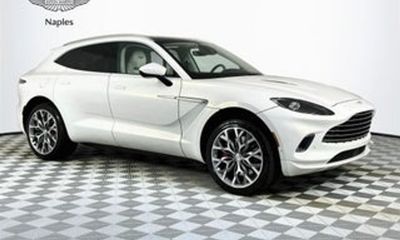 2023 Aston Martin DBX