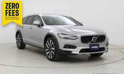 2024 Volvo V90CC Ultimate