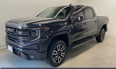 2023 GMC Sierra AT4