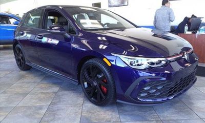 2023 Volkswagen Golf GTI SE
