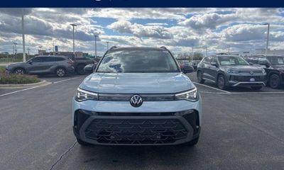 2026 Volkswagen Taos 4MOTION SE Black