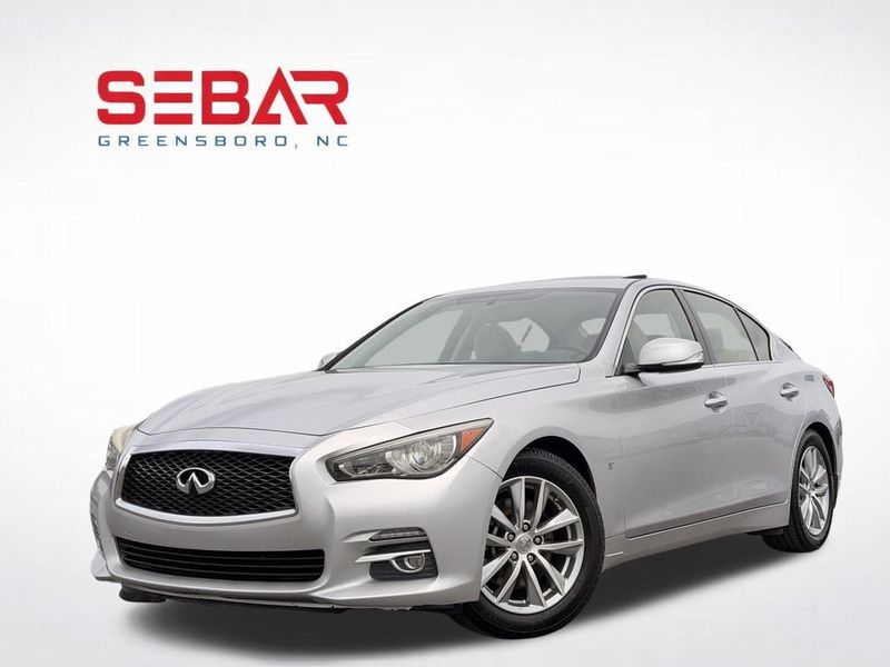 2014 Infiniti Q50 — a typically priced live listing