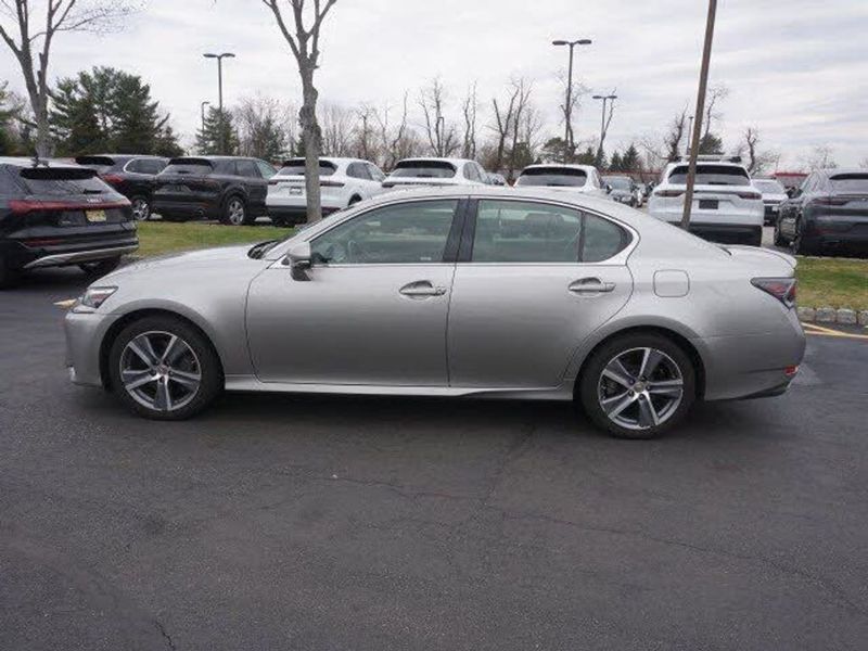 2018 Lexus GS — a typically priced live listing