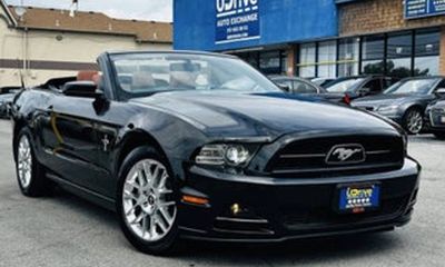 2014 Ford Mustang V6 Convertible