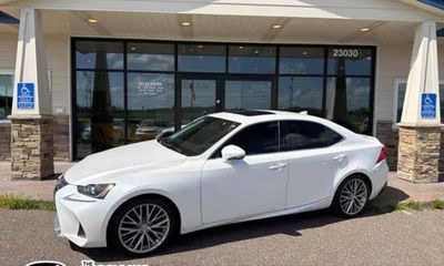 2017 Lexus IS 300