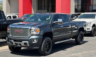 2017 GMC Sierra Denali