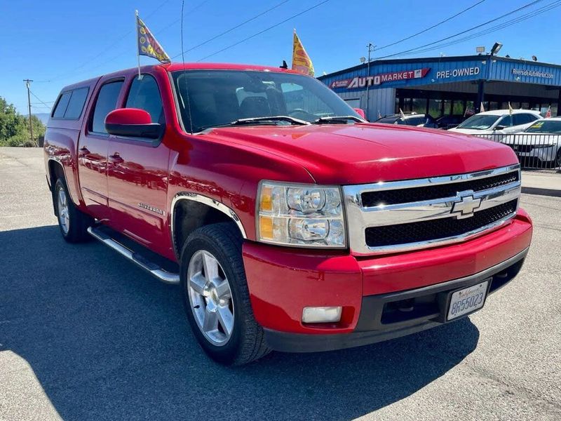 2007 Chevrolet Silverado — a typically priced live listing