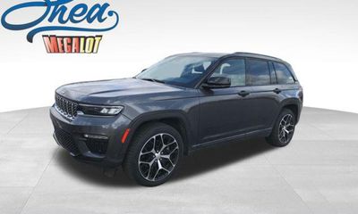 2022 Jeep Grand Cherokee Summit