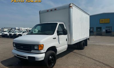 2004 Ford E-350 Commercial Cutaway E350