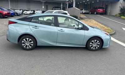 2021 Toyota Prius XLE E