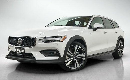 2025 Volvo V60CC Plus