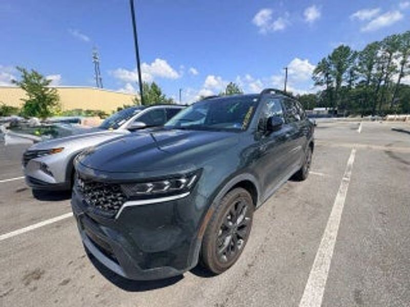 2022 Kia Sorento — a typically priced live listing
