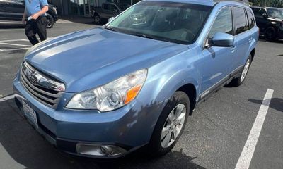 2010 Subaru Outback Premium CWP