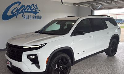 2027 Chevrolet Traverse LT