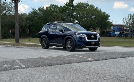 2022 Nissan Pathfinder SL