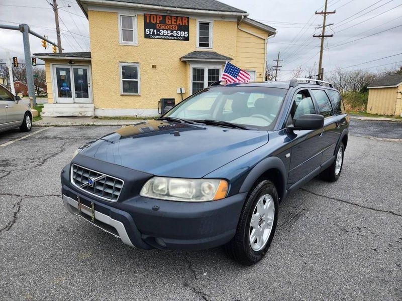 2005 Volvo XC70 — a typically priced live listing