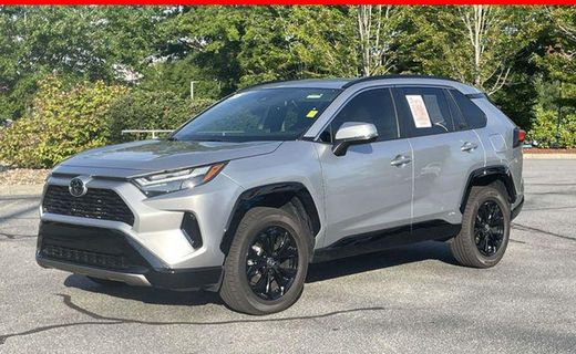 2025 Toyota RAV4 SE