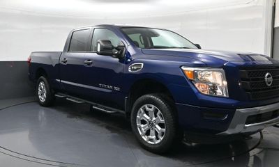 2022 Nissan Titan SV