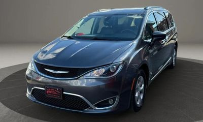 2017 Chrysler Pacifica Touring L Plus