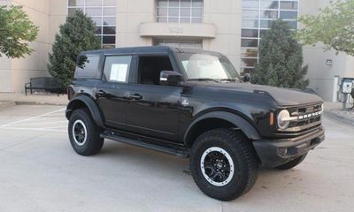 2024 Ford Bronco Outer Banks