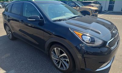 2017 Kia Niro Touring Tech
