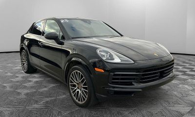 2023 Porsche Cayenne Platinum Edition