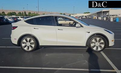 2023 Tesla Model Y Long Range Dual