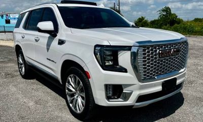 2023 GMC Yukon Denali