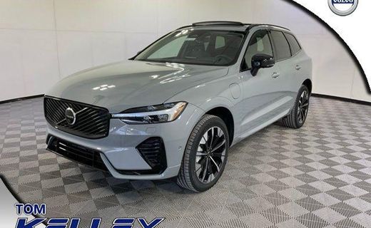 2026 Volvo XC60 Plus Dark
