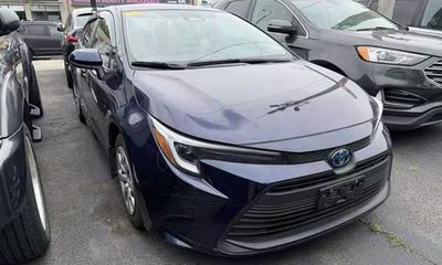 2023 Toyota Corolla L LE SE