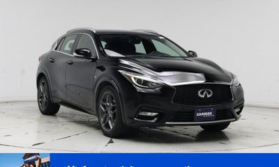 2017 Infiniti QX30 Premium