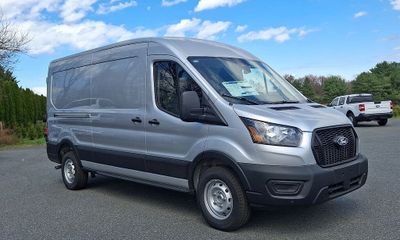 2026 Ford Transit Medium Roof