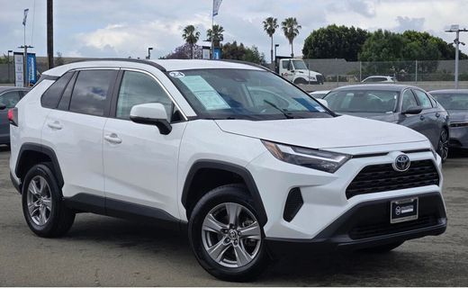 2024 Toyota RAV4 XLE