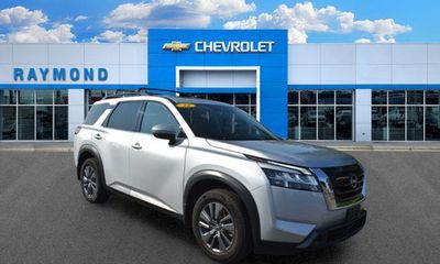 2022 Nissan Pathfinder SV