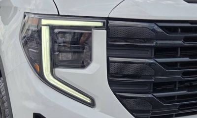 2024 GMC Sierra Elevation
