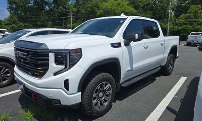 2024 GMC Sierra AT4