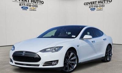 2015 Tesla Model S 85D