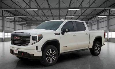 2023 GMC Sierra AT4