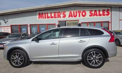 2017 Volvo V60CC Premier