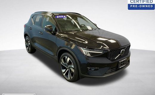 2024 Volvo XC40 Plus Dark