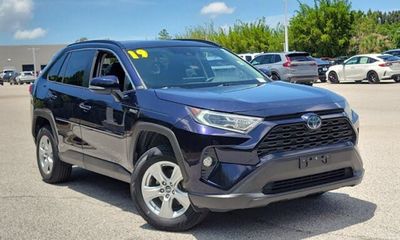 2019 Toyota RAV4 XLE HV XSE