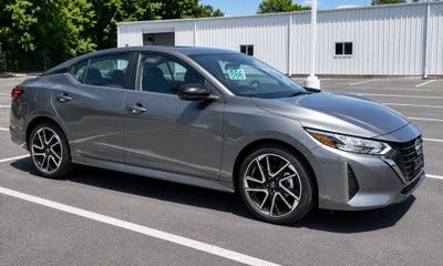 2025 Nissan Sentra SR