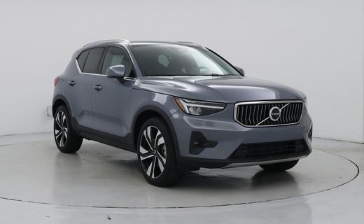 2023 Volvo XC40 Plus Bright