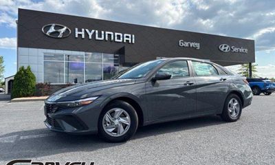 2025 Hyundai Elantra SE