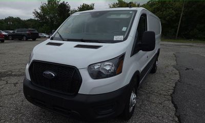 2022 Ford Transit Base