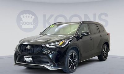 2022 Toyota Highlander XSE