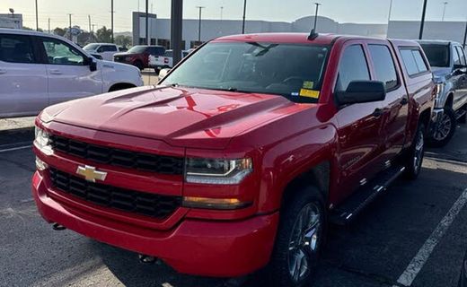 2018 Chevrolet Silverado Custom
