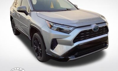 2023 Toyota RAV4 SE